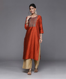 Varanga Women Floral Print Straight Kurta