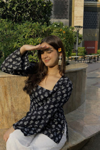 neeravcreation Women Printed Straight Kurta