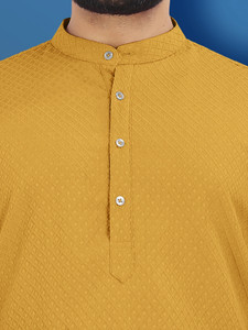 VeBNoR Men Solid Straight Kurta