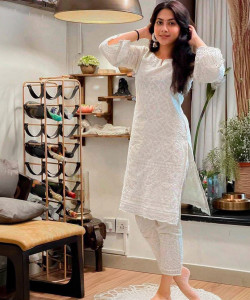 Hazuri Women Chikan Embroidery Straight Kurta