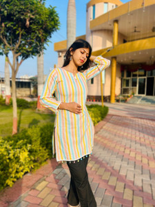HouseOfCommon Women Striped Straight Kurta