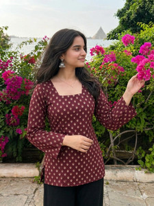 MISHIKA ENTERPRISES Women Striped A-line Kurta