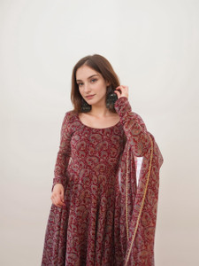 Priniti Women Animal Print, Floral Print, Printed, Polka Print, Embellished, Washed, Self Design Anarkali Kurta