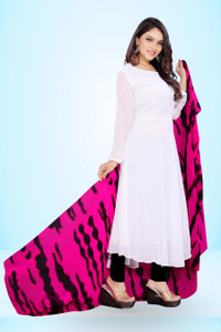 Werolia Women Solid Flared Kurta