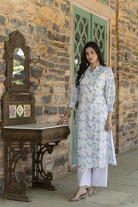 Nayo Women Printed Straight Kurta