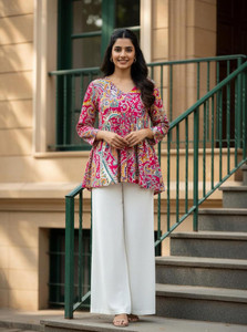 Gvastra Women Printed Flared Kurta