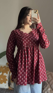 THE ADVYTH CREATION Women Floral Print Straight Kurta