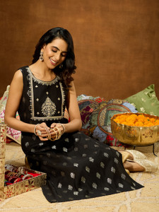 Janasya Women Embroidered Straight Kurta