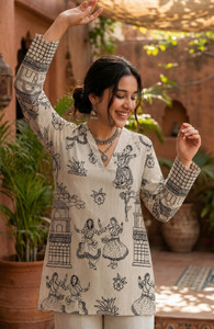 Shions Women Floral Print Straight Kurta