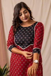 अम्थी महिलाओं के लिए सेल्फ डिज़ाइन, फ्लोरल प्रिंट स्ट्रेट कुर्ता