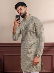 Koshin Men Embroidered Straight Kurta