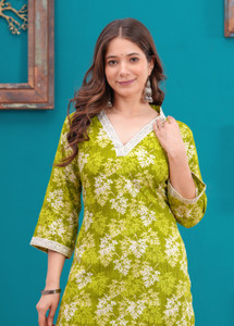 PRISCA Women Printed Straight Kurta