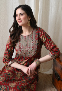 KHUHA Women Embroidered Straight Kurta
