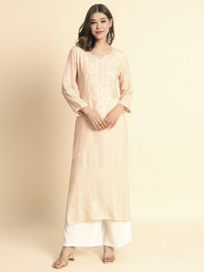 EKASYA Women Embroidered Straight Kurta