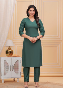 Stylefy Women Solid Straight Kurta