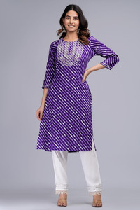 pankhuri international Women Embroidered Straight Kurta
