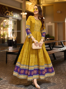 ARADHNA Women Printed Anarkali Kurta
