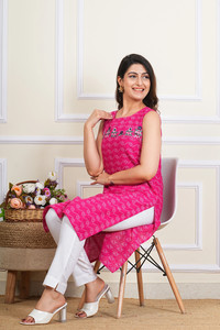 BARWAD Women Embroidered Straight Kurta