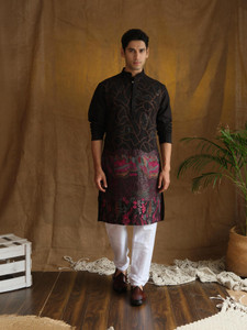 NEXOIRA Men Embroidered Straight Kurta