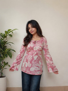 Kurvee Women Floral Print Straight Kurta