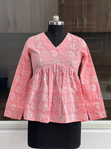 Pingaksh Women Floral Print Flared Kurta