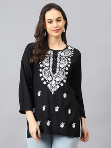 The Chikankari Story Women Embroidered Straight Kurta