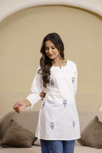 NG Fashion Women Embroidered Straight Kurta
