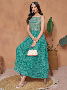 Youthnic Women Embroidered Anarkali Kurta