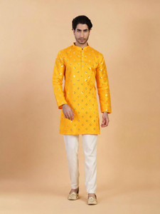 CHIRASVI Men Embroidered Straight Kurta
