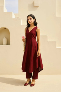 niklav Women Solid A-line Kurta