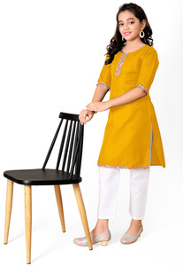 UMBRELLA FASHION Girls Self Design Straight Kurta