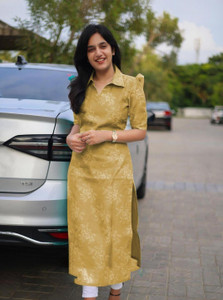 bindudi Women Self Design Straight Kurta