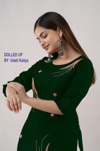 Kapadia Women Embroidered Straight Kurta