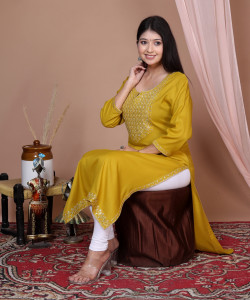 his&her Women Embroidered Straight Kurta