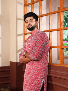 Koshin Men Embroidered Straight Kurta
