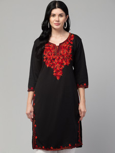 VESTIYAPLUS Women Embroidered Straight Kurta