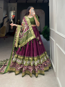 ORNAGLOW Floral Print Semi Stitched Lehenga Choli