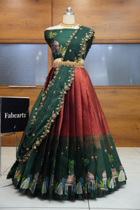 Fabcartz Self Design Semi Stitched Lehenga Choli