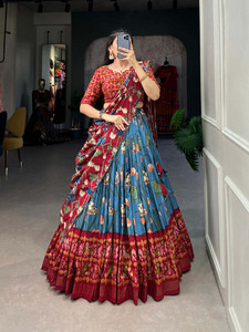 Pal Enterprise Floral Print, Paisley Semi Stitched Lehenga Choli