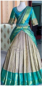 GRANTH MANIAFAB Self Design Semi Stitched Lehenga Choli
