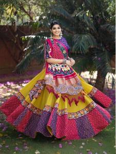 Shubh Viyan Textiles Bandhani, Floral Print, Printed, Geometric Print, Leheriya, Digital Print Semi Stitched Lehenga Choli