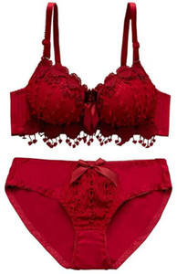 Eymery Lingerie Set