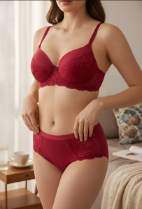 IynX Lingerie Set