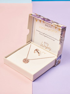 Salty Anti-Tarnish Love Gift Box | Clover Pendant Necklace & Hug Ring Jewelry |
" Stainless Steel Chain Set