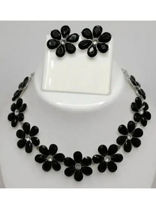 ALIZ FASHION Black flower necklace for women and girls Alexandrite Stone Necklace