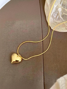 ISAMORA Jewellery Heart Pendant Gold-plated Chain For Women and Girls Gold-plated Plated Stainless Steel Chain