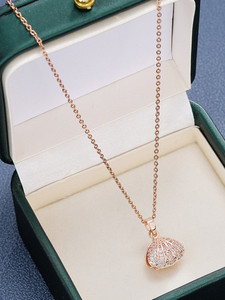 Winnifred Winnifred Stainless Steel RoseGold Oyster Pearl Necklace Diamond Gold-plated Plated Stainless Steel Necklace