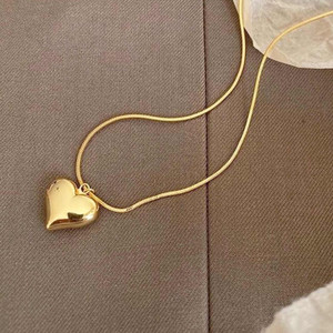इसमोरा ISAMORA Fashion Jewellery Heart Pendant Gold-plated Chain For Women and Girls गोल्ड प्लेटेड स्टेनलेस स्टील चेन