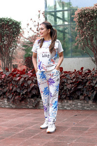 SAKARMAA Women Ombre/Dyed White, Blue Top & Pyjama Set