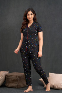 त्रिनाभ नाइटड्रेस